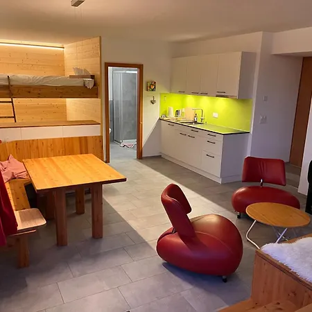 아파트 Alpine - Mountain Views & Outdoor Paradise