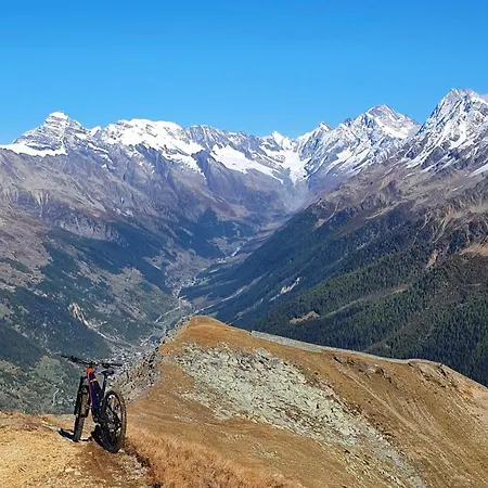 아파트 Alpine - Mountain Views & Outdoor Paradise